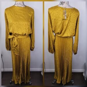 NWOT Flying Tomato Maxi Dress SZ Small Long Sleeves Self Belt Pleated Mustard